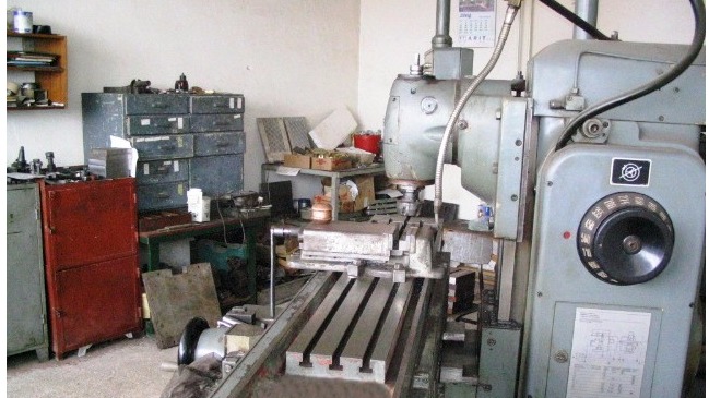 Machining: Turning, milling, grinding